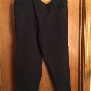 George black Capri Petite